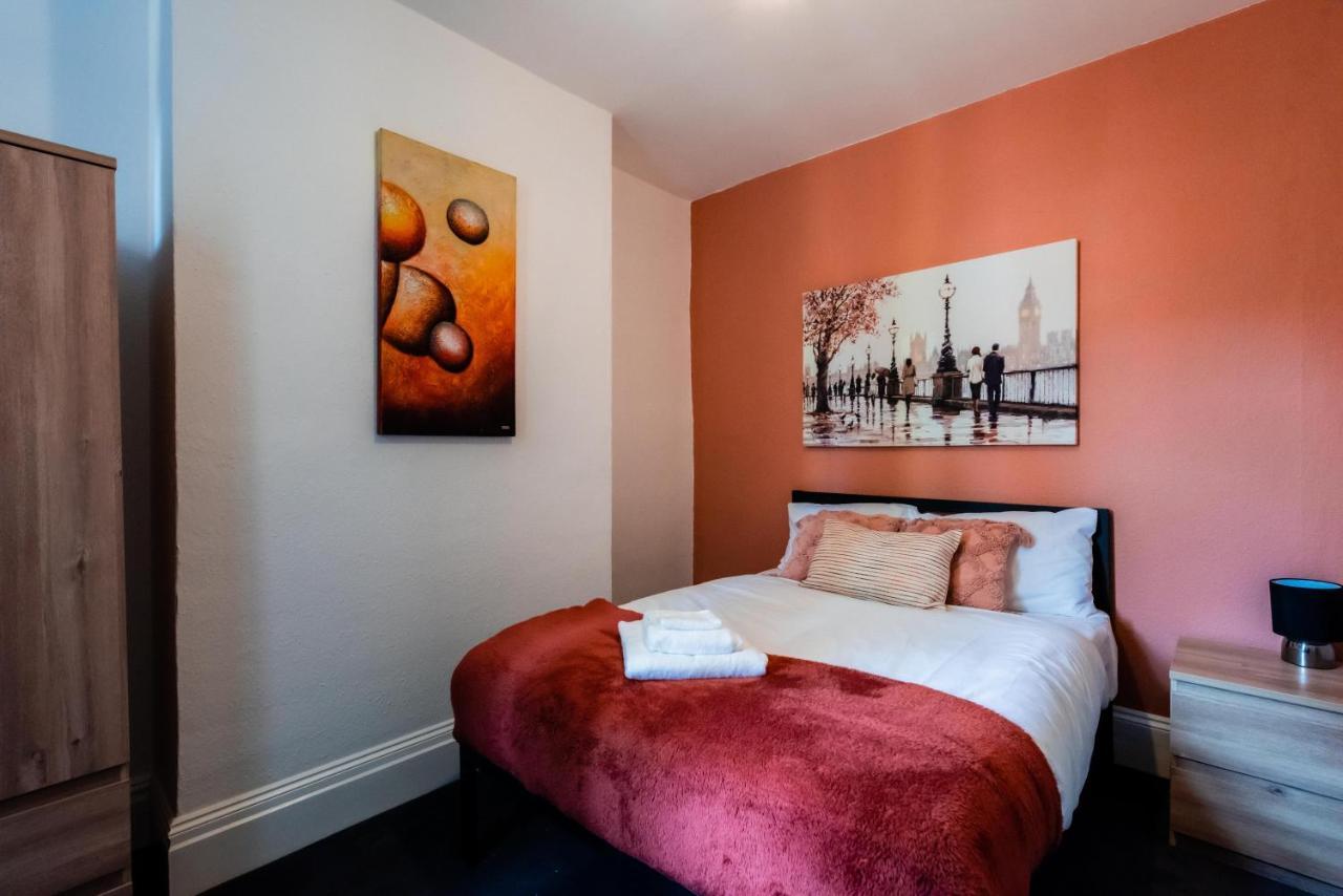 The Private Villa, Northampton Centre, 9 Beds, 5 Bedrooms, Sleeps 12 Exterior foto